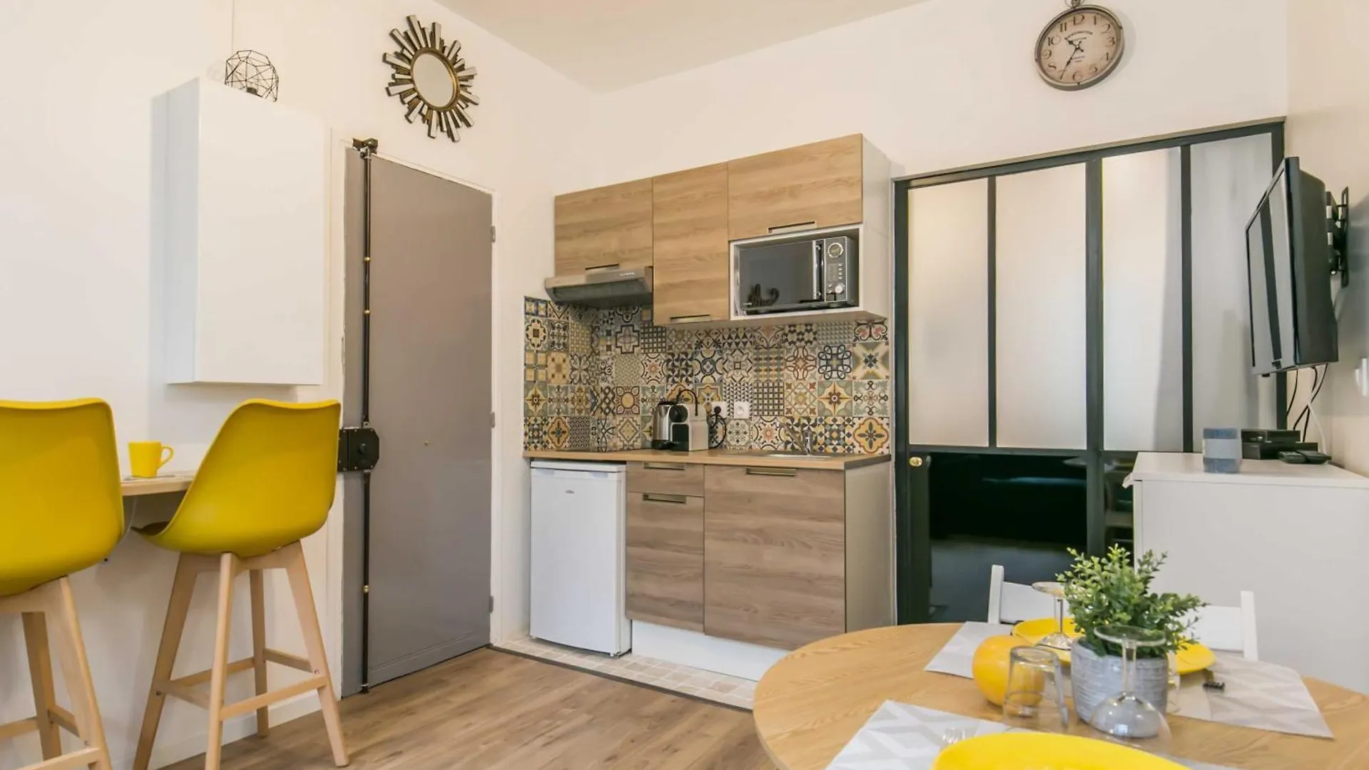 Cozy Apartment To Montparnasse Parijs Frankrijk