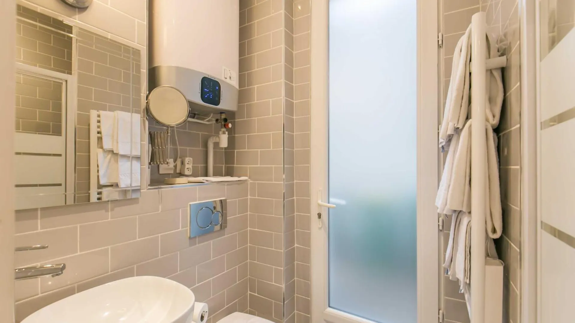 Cozy Apartment To Montparnasse Parijs